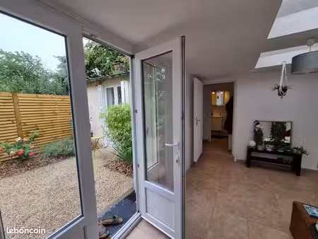 appartement 2 pièces 35 m² sur verdure avec terrasse privative  en plein centre ville de m