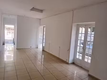 local commercial 42 m² saint-denis