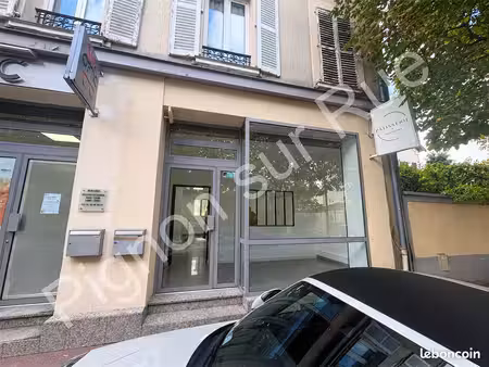 local commercial 113 m² st maur des fosses