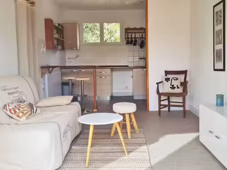 t2 sarlat calme a l'année