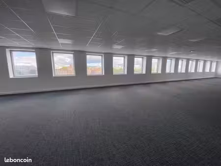 bureau 150 m²