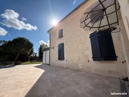 maison charentaise rénovée avec piscine - 168 m² habitable - entre saintes et royan