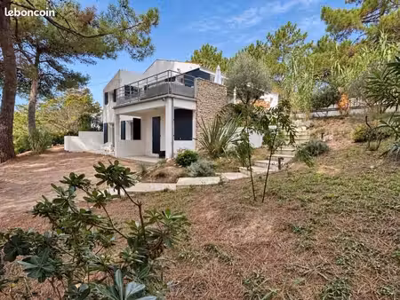 villa 5 pièces 165 m²