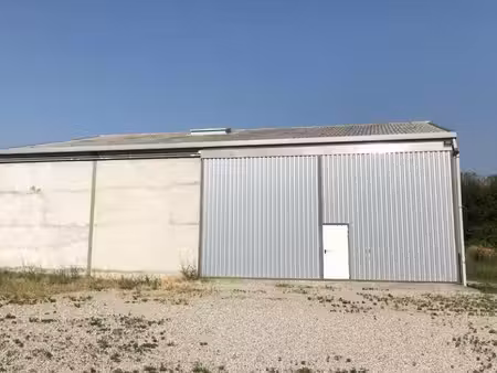 hangar à louer