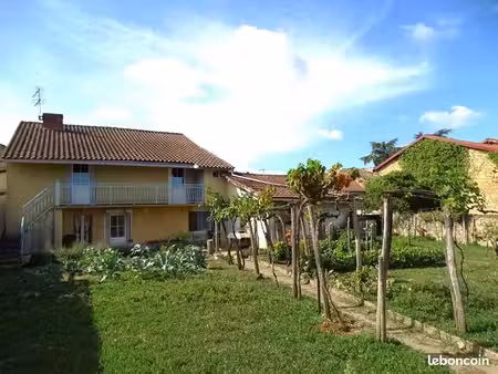 maison 8 pièces 161 m²
