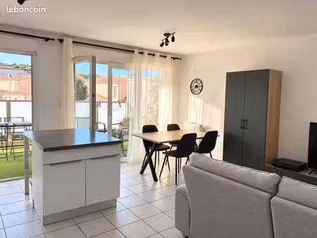 apparemment t3 de 62m2 avec grande terrasse et parking privé- montélimar maubec