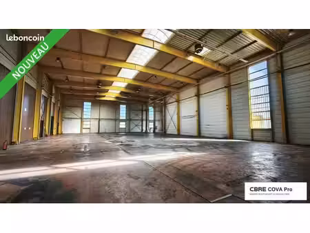 local d'activité 7 910 m²
