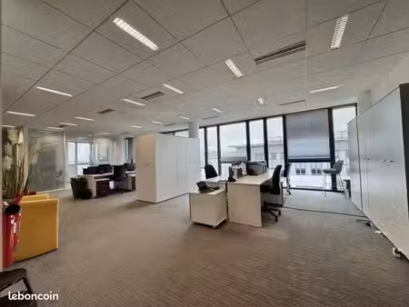 bureaux 760 m²