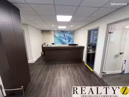 bureau 175 m²