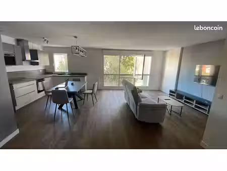 magnifique t2 meublé et équipé de 86m2 - rénové - 1046 cc
