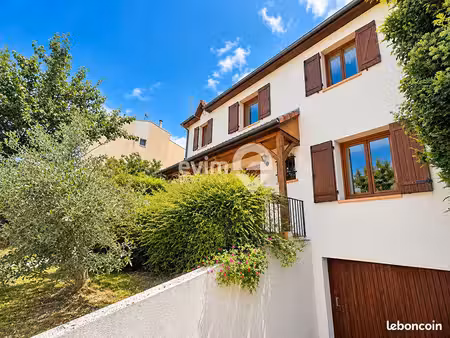 maison 7 pièces 130 m²