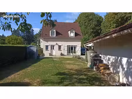 maison . 4 pièces . 90m²