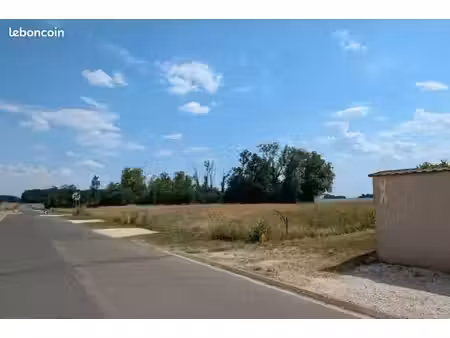 terrain 924 m² montainville