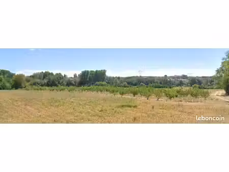 a louer (ou à vendre) terrain agri/loisir de près d'1ha sur chantemerle les blés