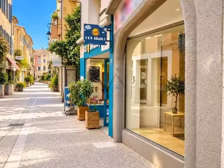 boutique 74 m² montélimar