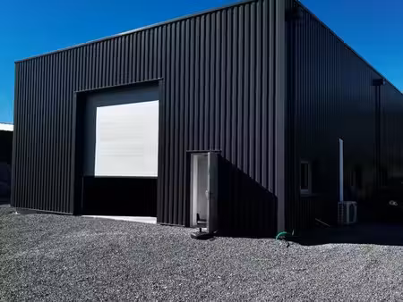 ? à louer – hangar professionnel 250 m² + 300 m² de cour