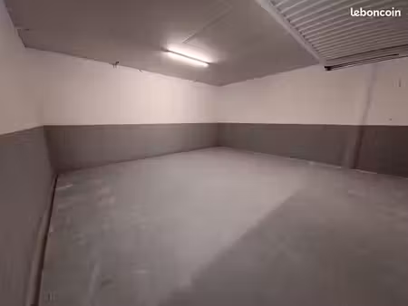 local 186 m² groslay