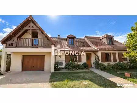 maison familiale 188 m² – 5 chambres – piscine – terrain de 1 200 m² – sans vis-à-vis – en