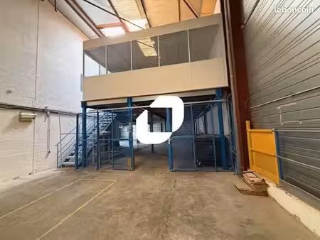local d'activité 588 m²