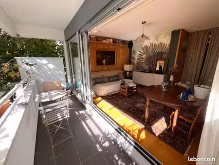 t2 rénové 52 m²  2 balcons  garage en option – barrière du médoc
