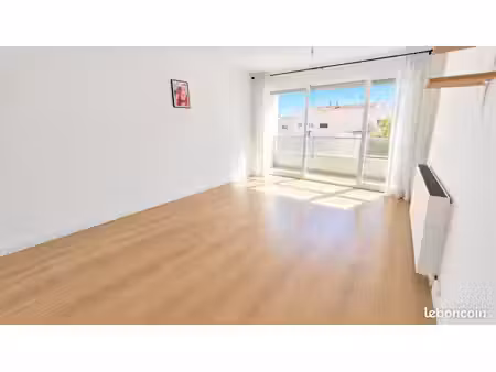 appartement studio 30m2 + parking