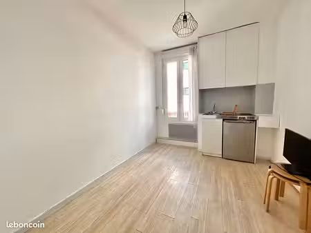 studio 1 pièce 13 m²