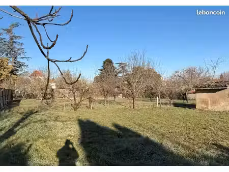 terrain 1 007 m² revel