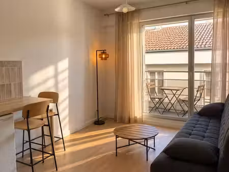 studio lumineux meublé  rénové de 22m2 bordeaux centre