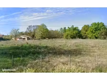 terrain 930 m² coutras