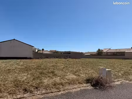 terrain 419 m² revel