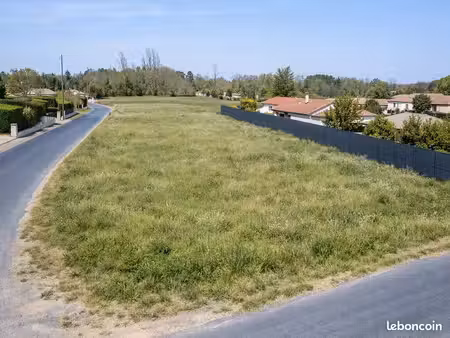 terrain 3 115 m² saint savin