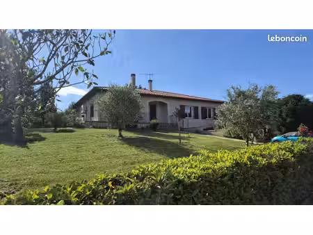 maison indiduelle dans parc de 5800m²