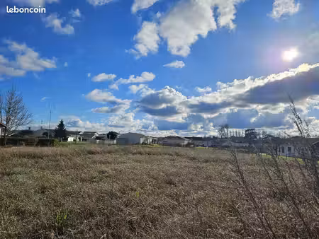 terrain à bâtir de 863 m² à saint-pierre-de-mons (33)