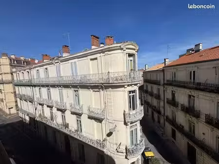 studio 1 pièce 14 m²