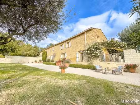 mas – 5 chambres – terrain de 1 700 m²