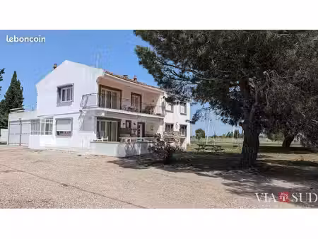 maison 12 pièces 222 m²