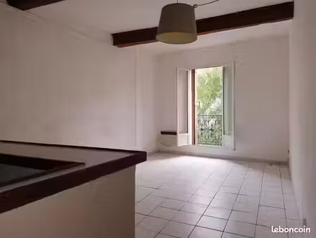 charmant t2 en centre historique de montpellier