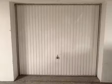 à louer garage 18 m2 d’un résidence sécurisée