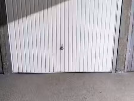 location garage sécurisé dans résidence