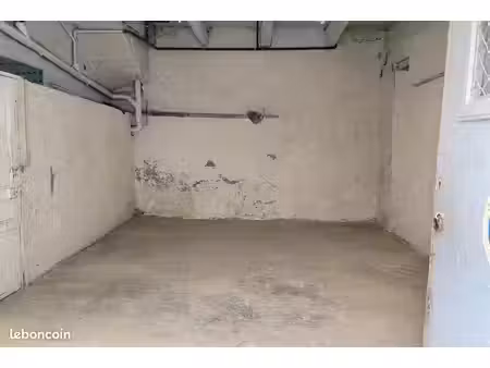 location garage parc des poètes