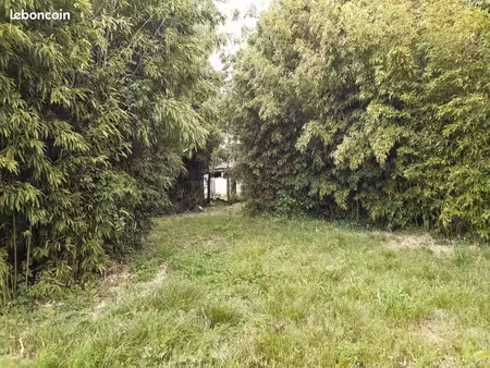 terrain 600 m² arbanats