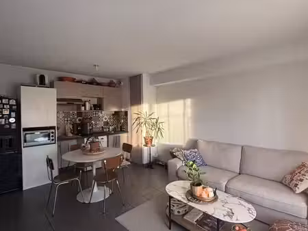 toulouse roseraie – t2 de 44 m² avec terrasse bois de 12 m²  résidence bbc 2014  parking –