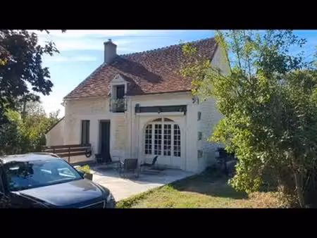 propriété 16000m² dont 4500m² constructible. puit  piscine....