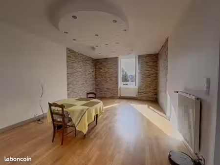 appartement 3 pièces 84 m²