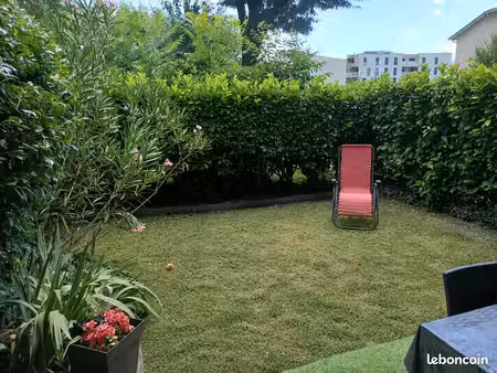 t3 rez de jardin en résidence calme