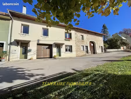 maison 8 pièces 160 m²