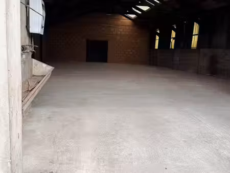 local / entrepôt / garage de 303 m² – fort potentiel à libourne