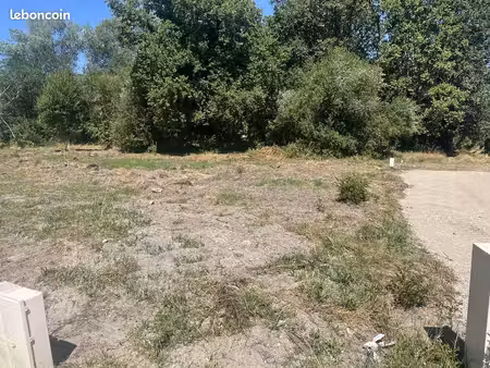 terrain à bâtir de 701 m² à le taillan-medoc (33)