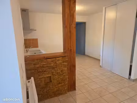 loue appartement avec jardin + parking