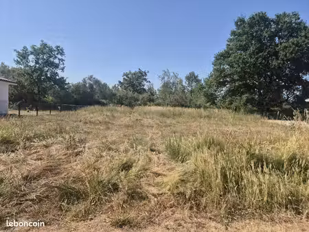 terrain 674 m² bas-mauco